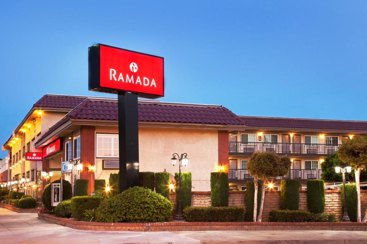 Ramada By Wyndham Pasadena Hotel Екстериор снимка